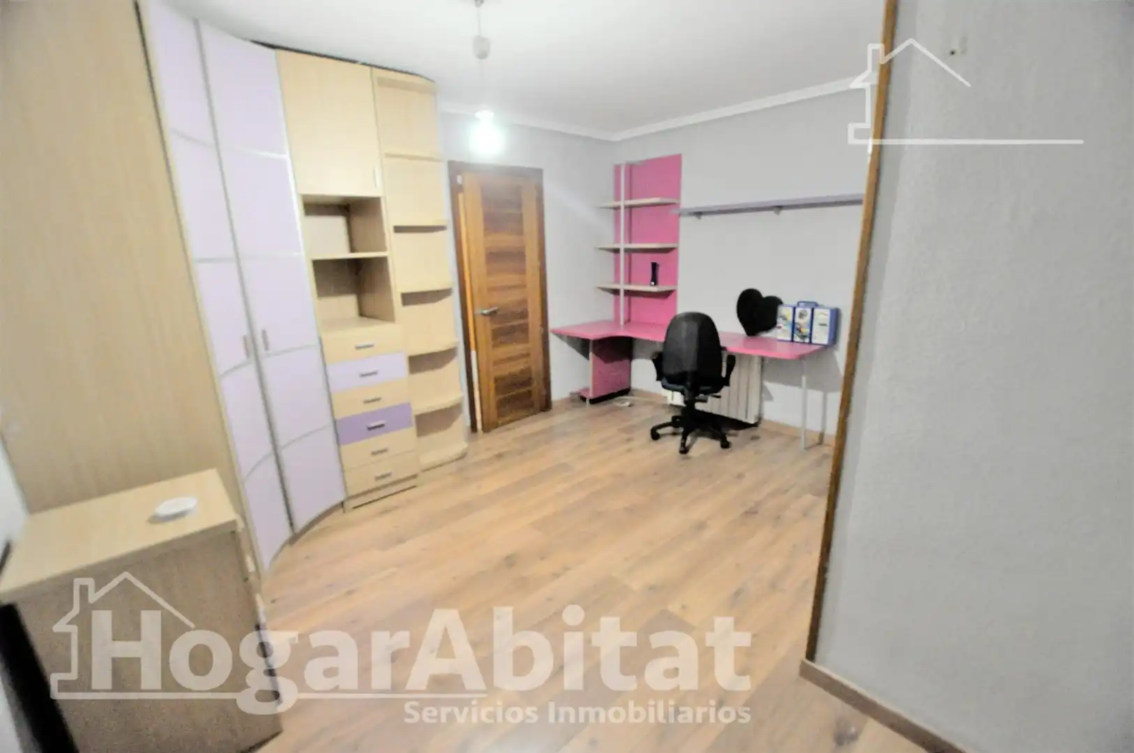 Dormitori de Pis en venda en Xirivella amb Calefacció, Parquet i Moblat