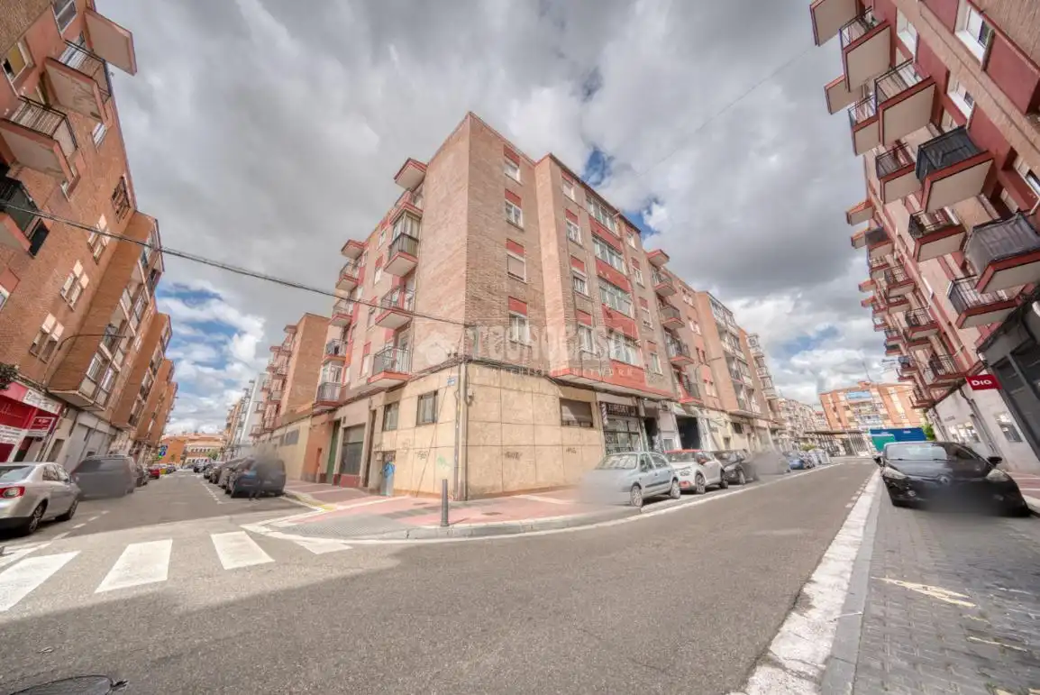 Vista exterior de Piso en venta en Valladolid con Calefacción