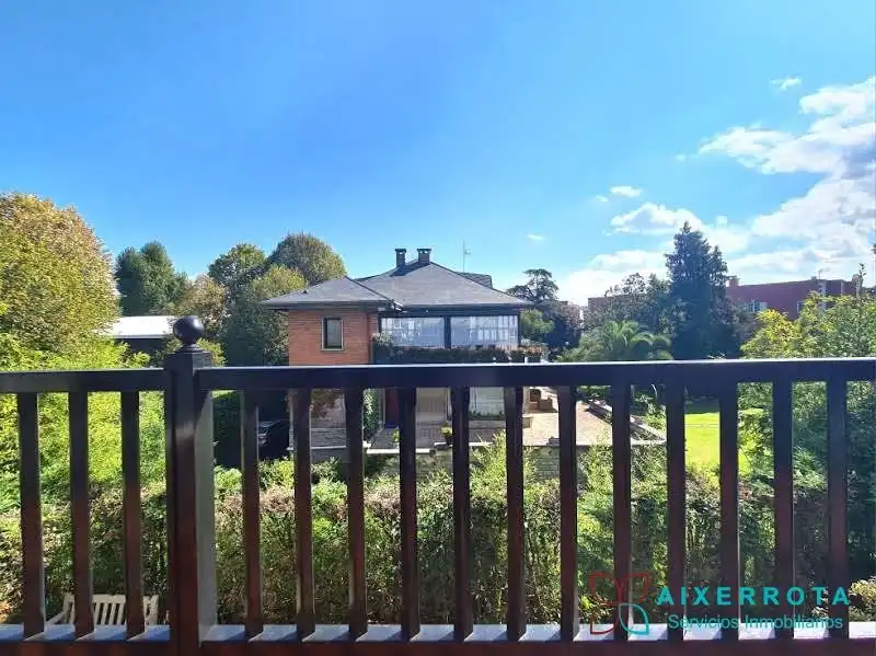 Jardí de Apartament de lloguer en Getxo  amb Calefacció, Terrassa i Traster