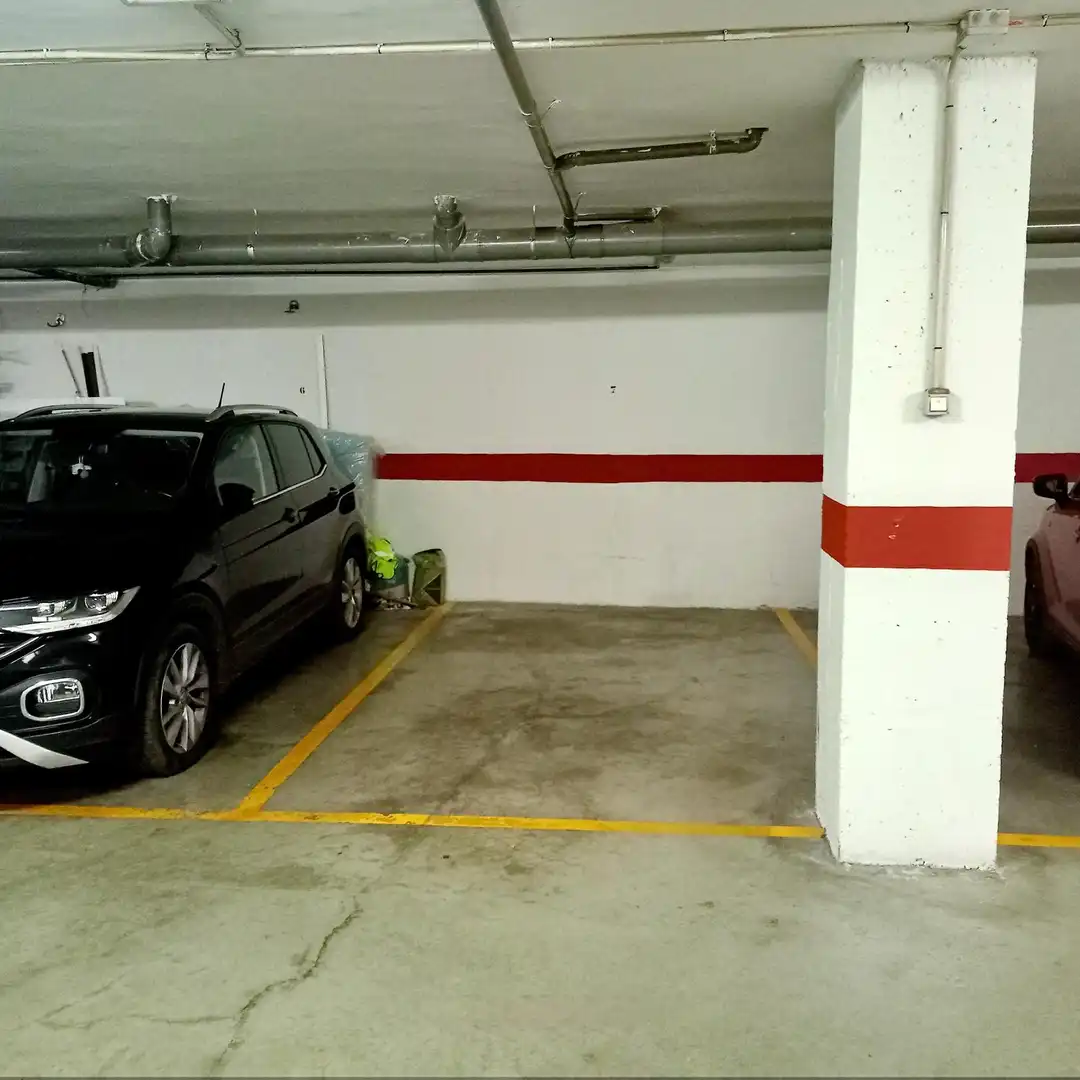 Garage zur Miete in Calle REAL, La Zubia Ciudad