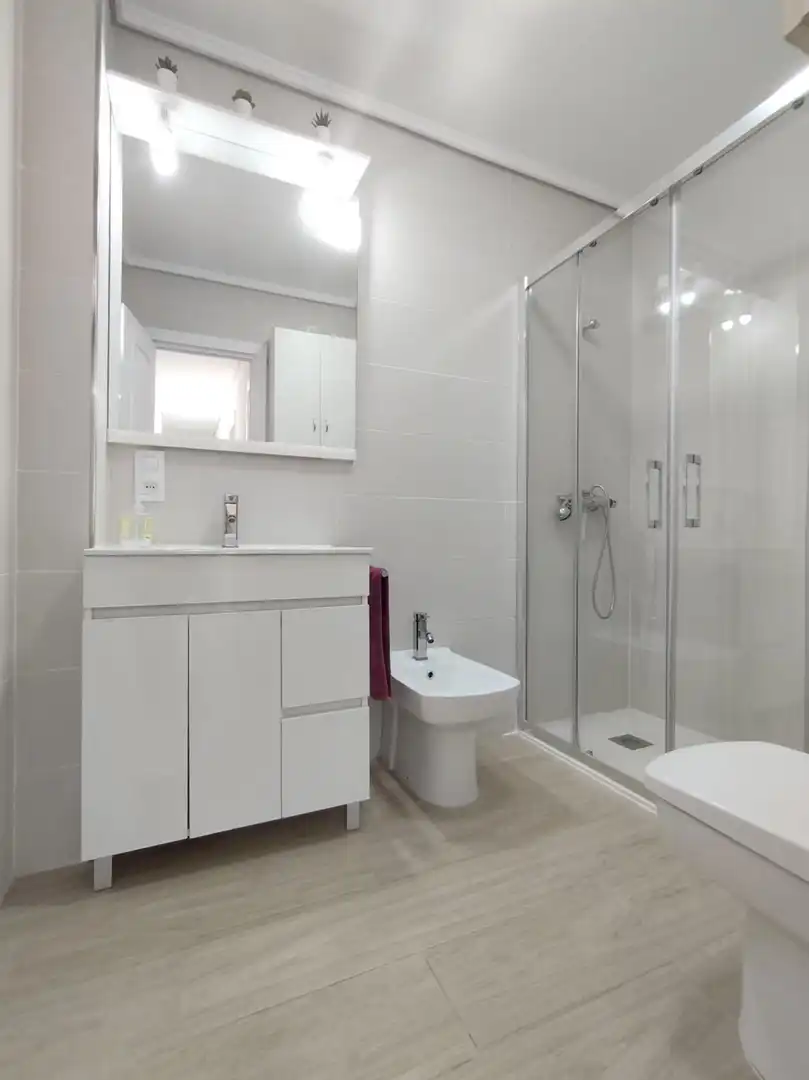 Baño de Piso de alquiler en Murcia con Aire acondicionado, Calefacción y Amueblado