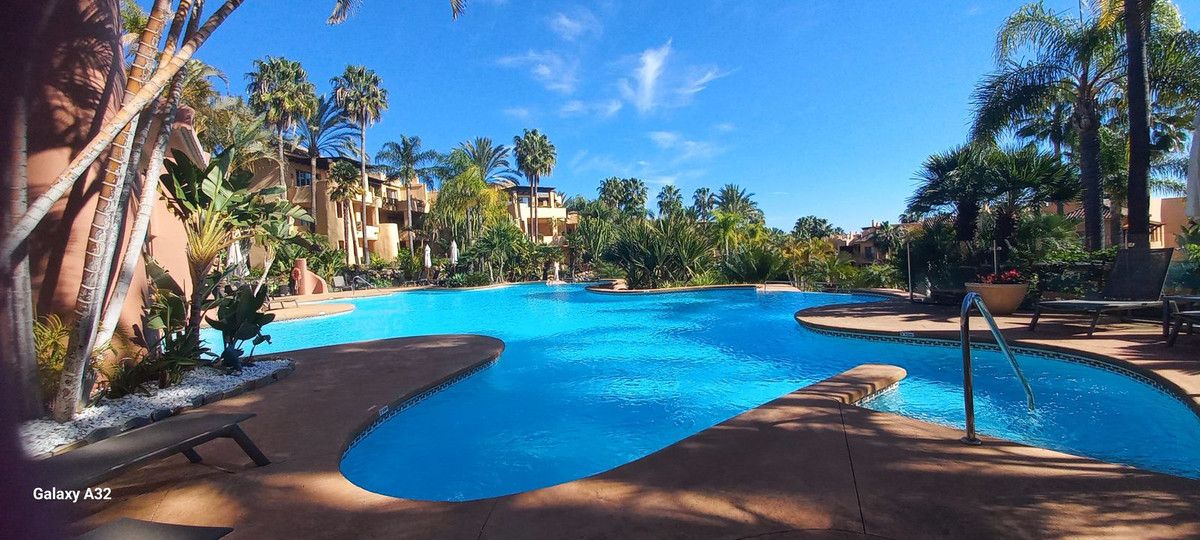 Piscina de Planta baixa en venda en Marbella amb Aire condicionat, Calefacció i Terrassa