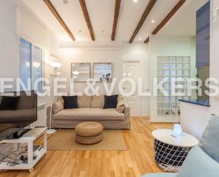 Sala d'estar de Apartament de lloguer en  Madrid Capital amb Aire condicionat i Calefacció