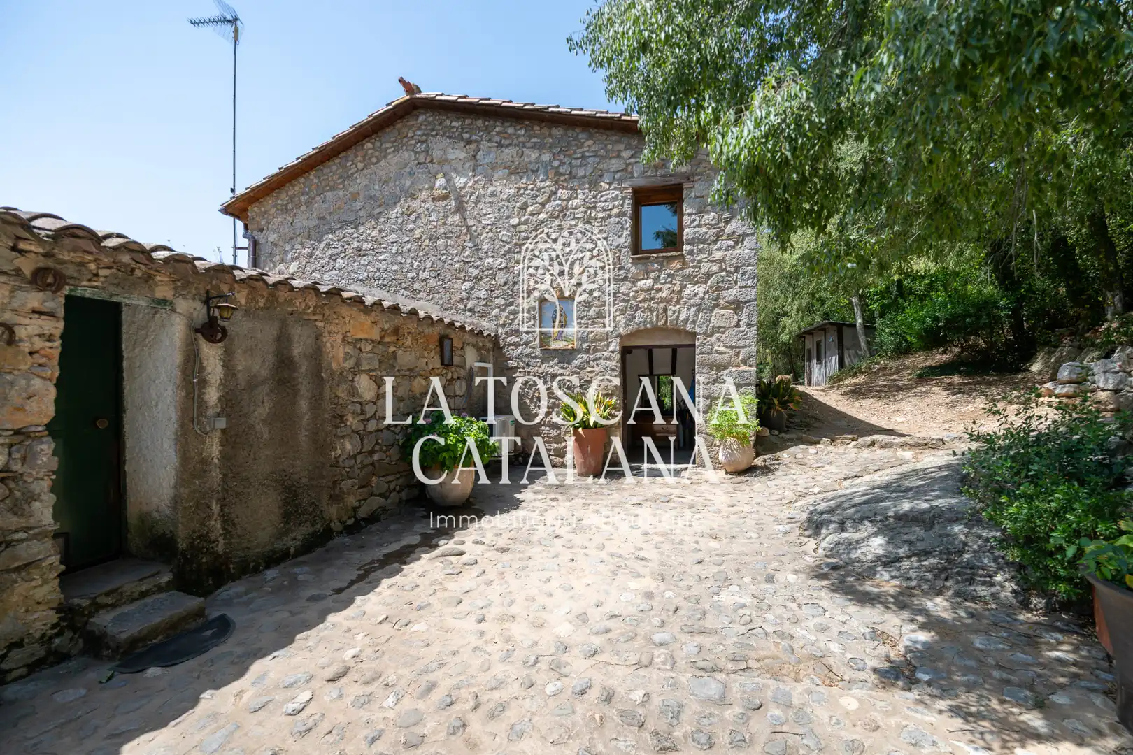 Vista exterior de Finca rústica en venta en Sales de Llierca con Aire acondicionado, Calefacción y Jardín privado