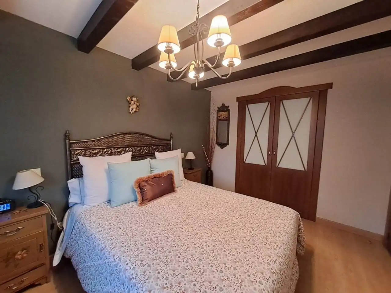 Dormitori de Casa adosada en venda en Villagonzalo Pedernales amb Calefacció, Jardí privat i Terrassa