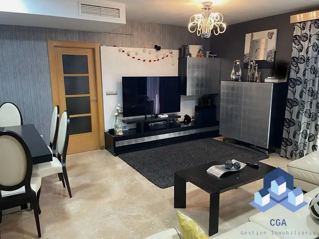 Penthouse with lift for sale in Avenida Europa