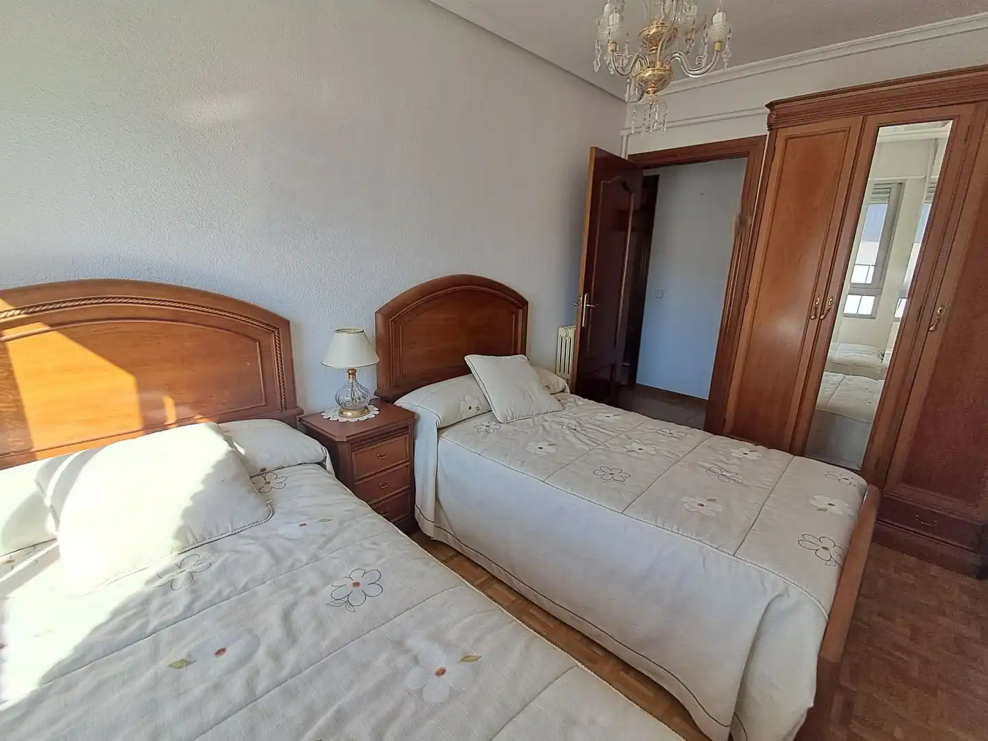 Habitación de Piso en venta en Valladolid con Calefacción, Parquet y Terraza
