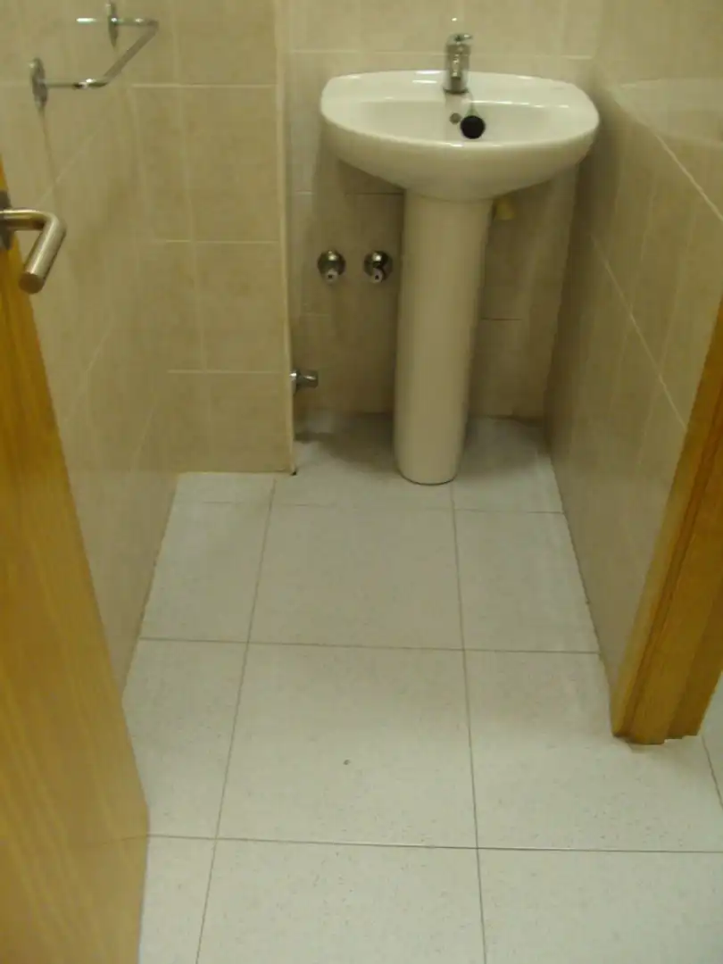 Badezimmer von Fabrikhallen zur Miete in Alcalá de Guadaira