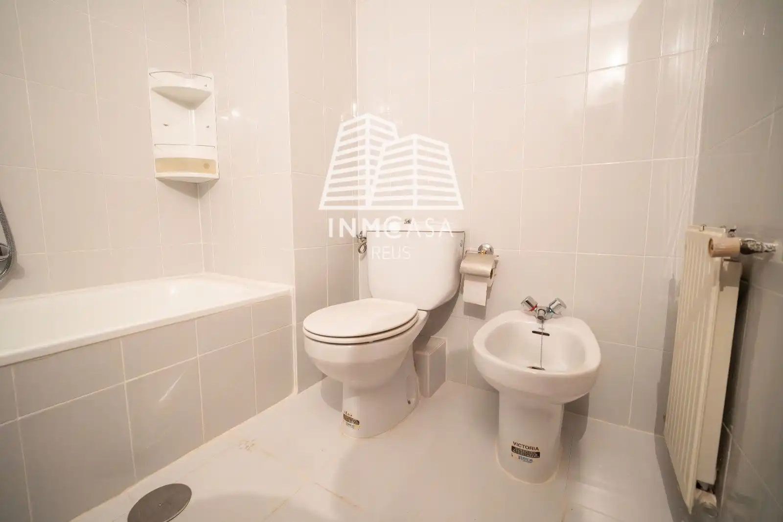 Baño de Casa adosada en venta en Mejorada del Campo con Calefacción, Jardín privado y Terraza