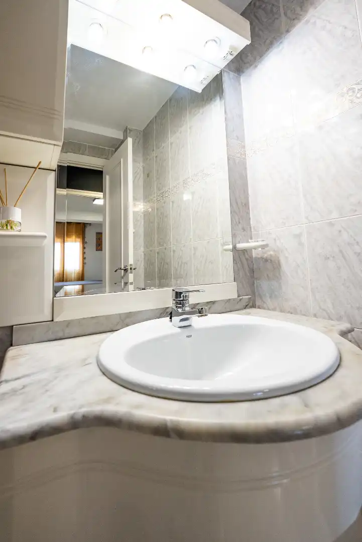 Baño de Piso en venta en Tarragona con Parquet, Terraza y Amueblado