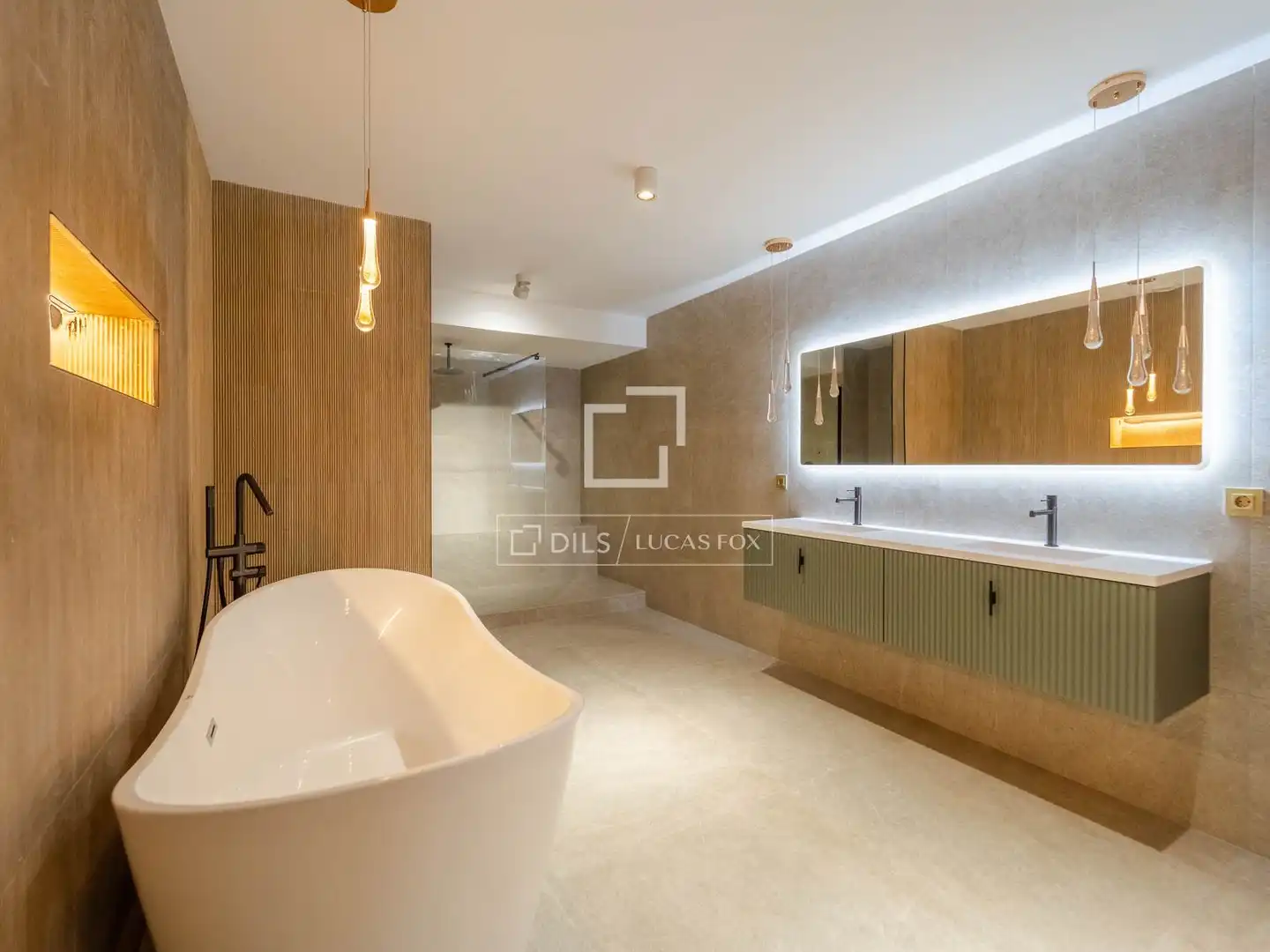 Bathroom of Houses for sale in Torrent  with Air Conditioner, Private garden and Terrace