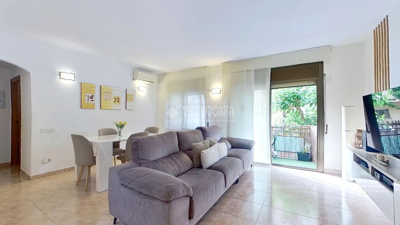 Living room of Flat for sale in Barberà del Vallès  with Balcony