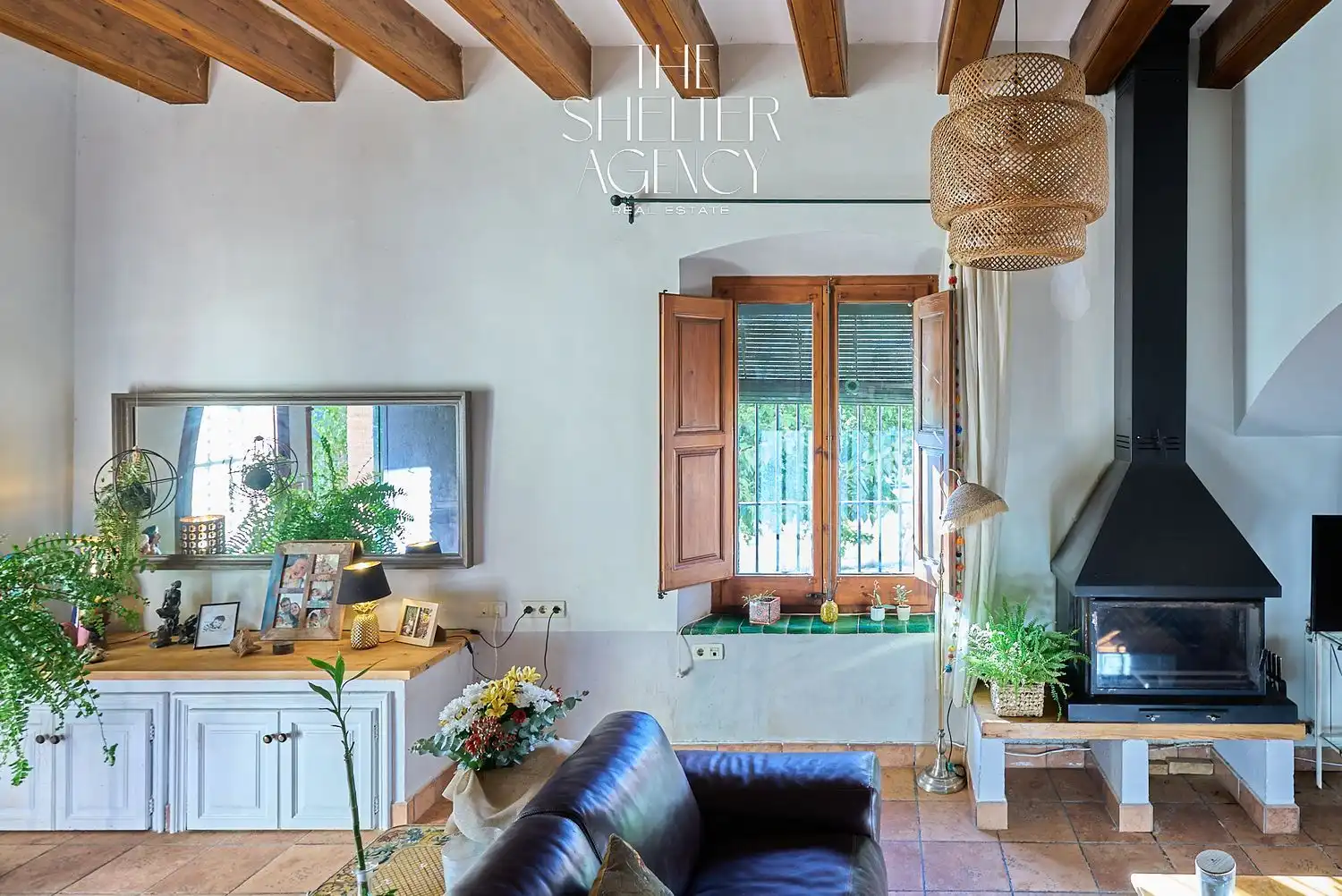 Sala de estar de Finca rústica en venta en Sant Pere de Ribes con Aire acondicionado, Jardín privado y Piscina comunitaria