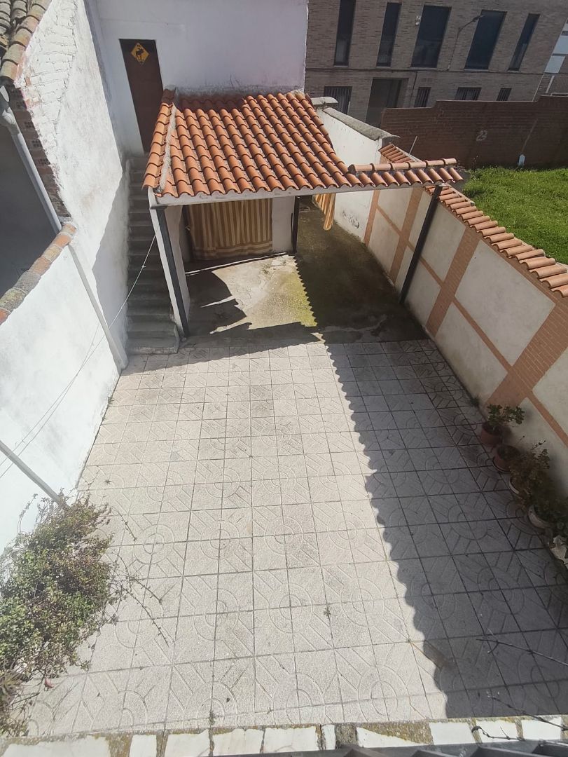 Terrasse von Einfamilien-Reihenhaus zum Verkauf in Casarrubios del Monte mit Heizung, Privatgarten und Terrasse