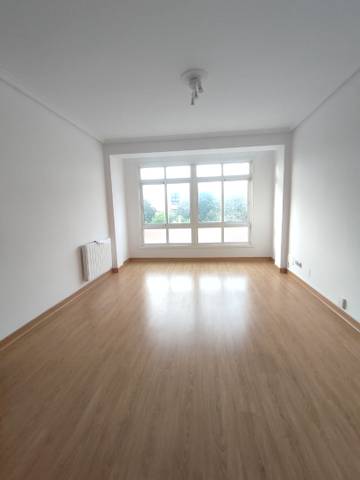 Piso en Alquiler en Rúa Curros Enríquez en Monte Alto - Zalaeta - Atocha