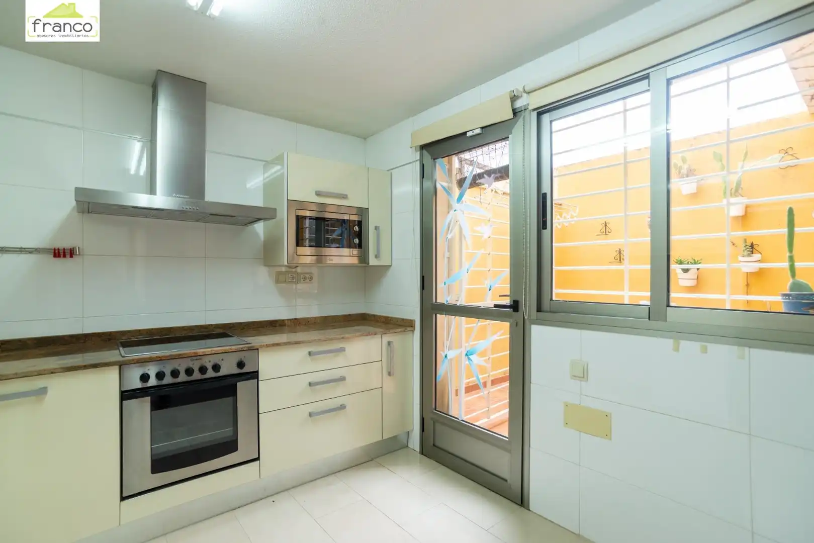 Cocina de Casa adosada en venta en Murcia con Aire acondicionado, Jardín privado y Terraza
