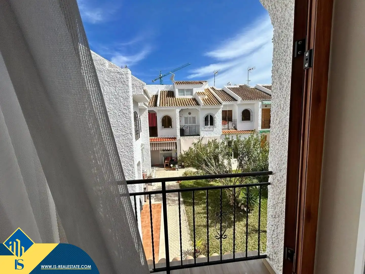 Vista exterior de Casa o xalet en venda en Turís amb Terrassa, Moblat i Piscina comunitària