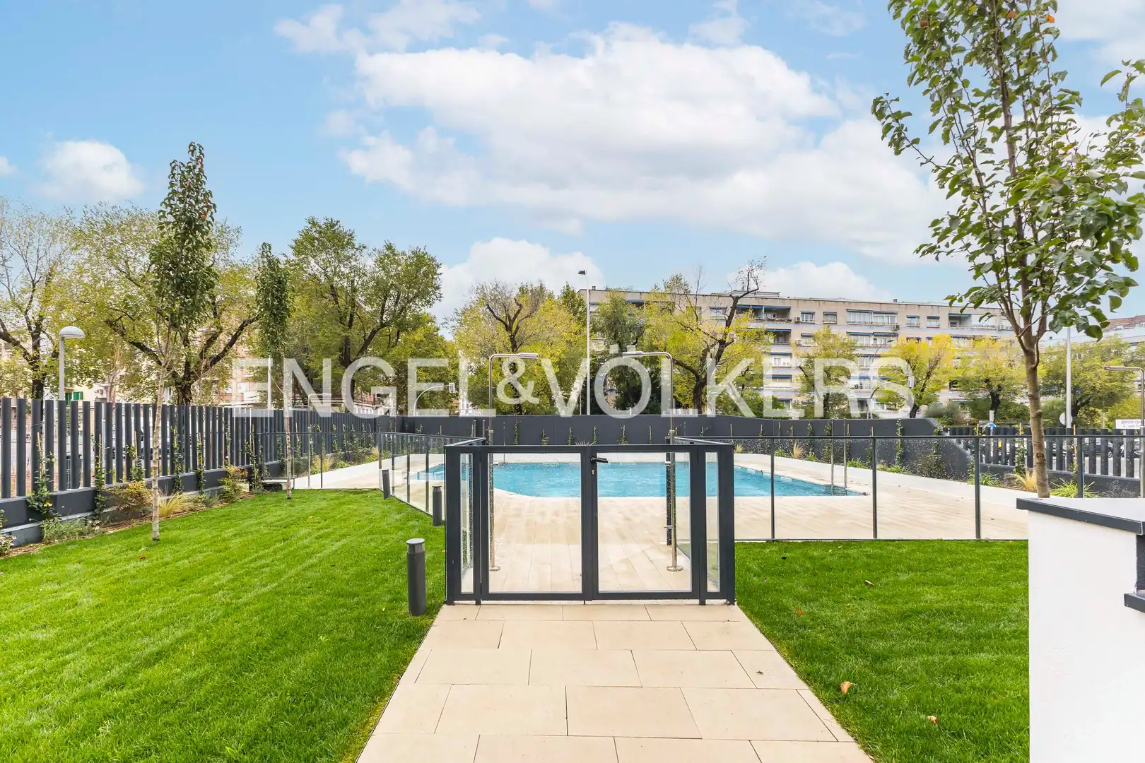 Piscina de Piso en venta en Madrid con Aire acondicionado, Calefacción y Trastero