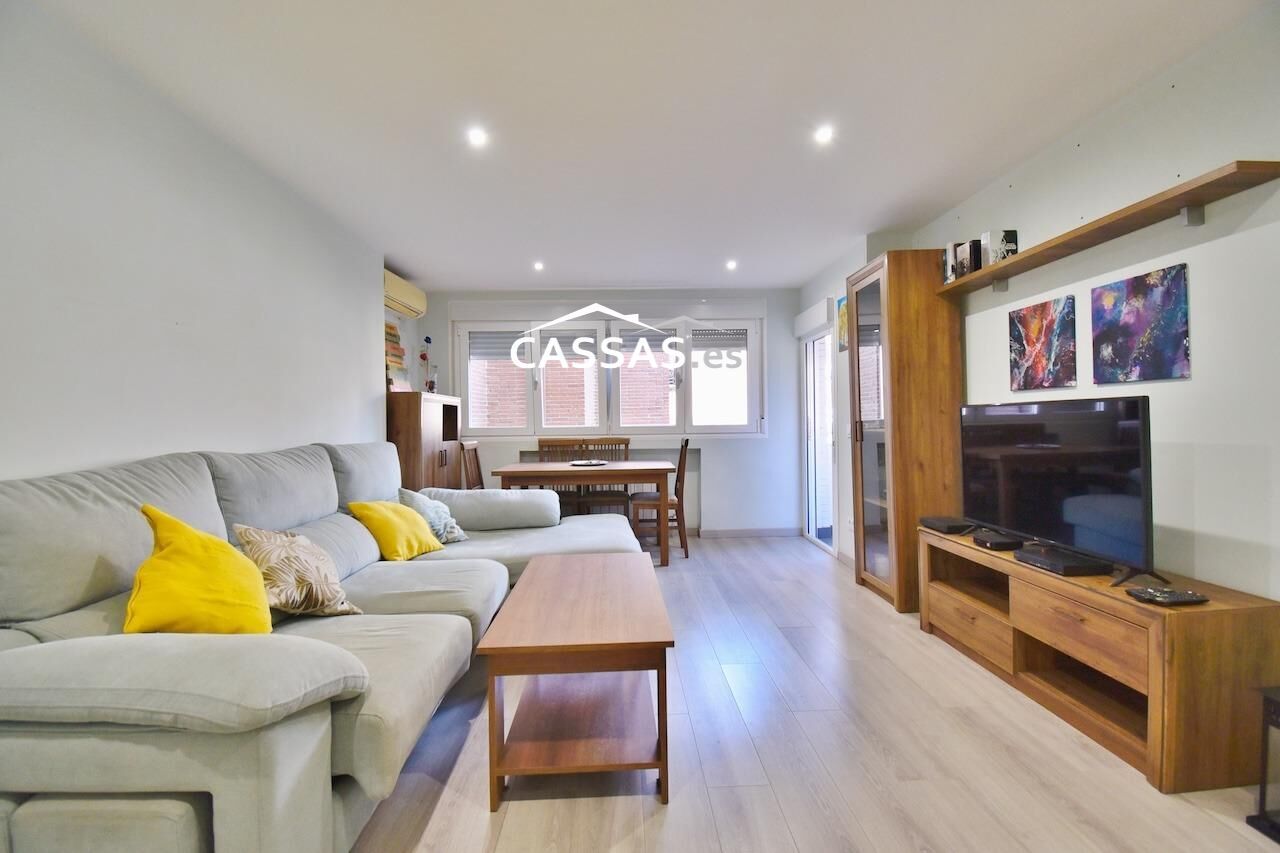 Living room of Flat for sale in Torrejón de Ardoz  with Heating and Community pool