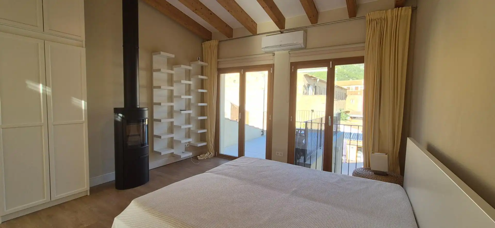 Habitación de Finca rústica en venta en Alaró con Aire acondicionado, Calefacción y Terraza