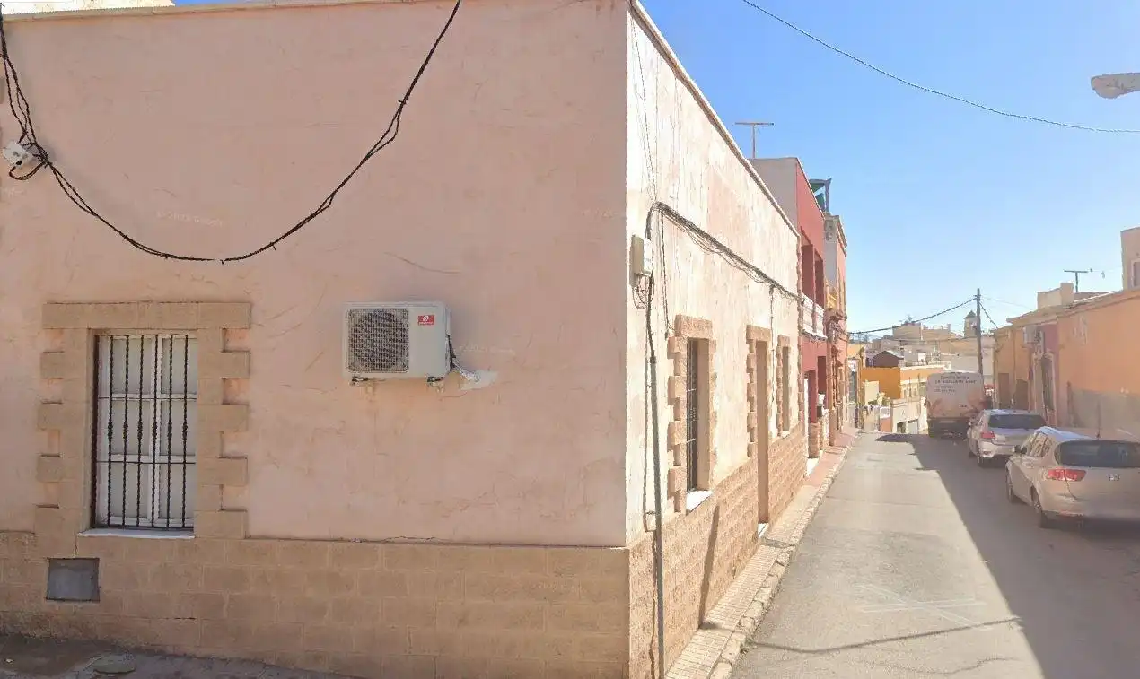 Vista exterior de Casa adosada en venda en Almería
