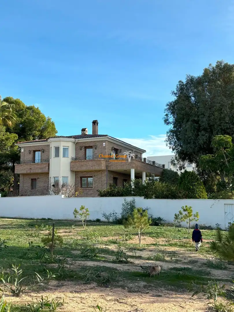 Xalet amb terrassa en venda a Calle ALMENDROS, imagen 33