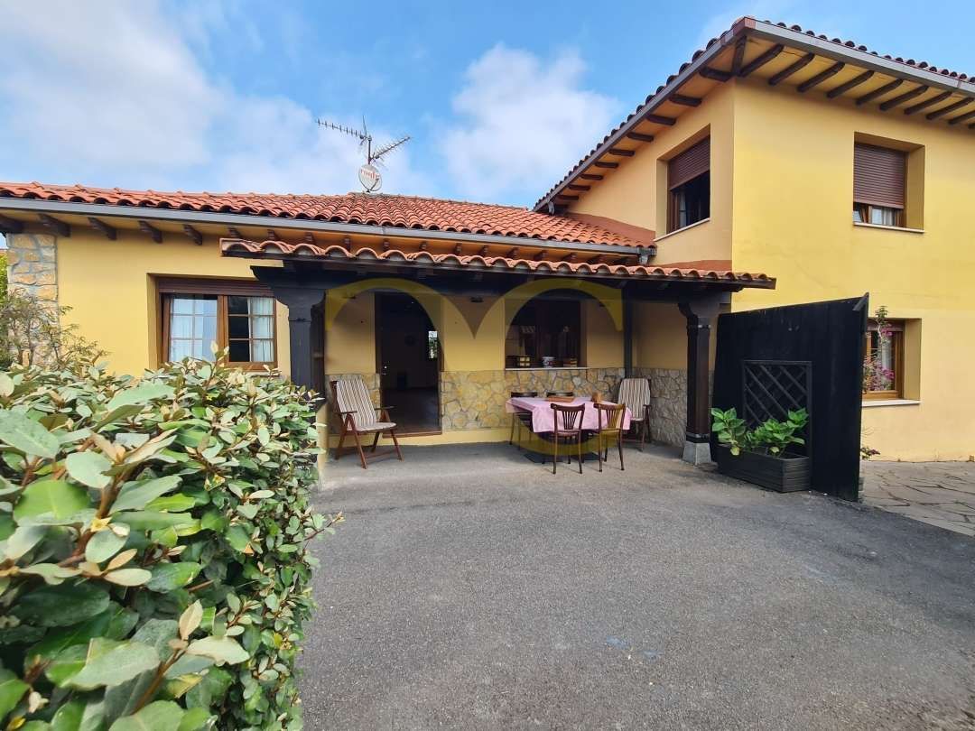 Exterior view of House or chalet for sale in Villaviciosa  with Heating, Private garden and Terrace