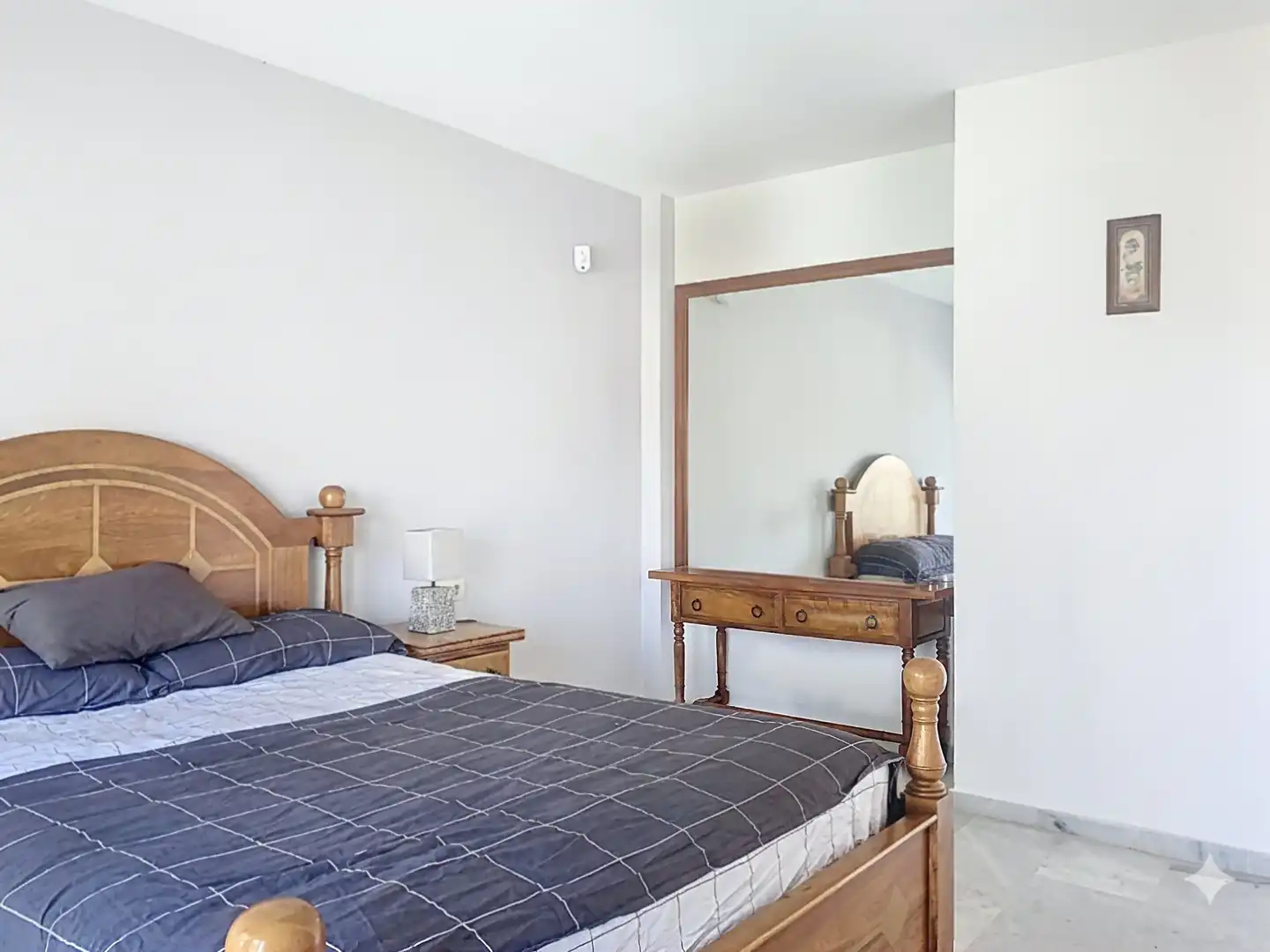 Dormitori de Casa adosada en venda en Marbella amb Jardí privat, Terrassa i Piscina