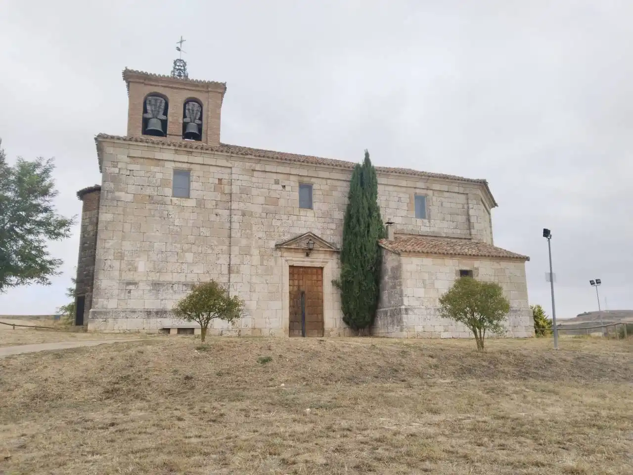Vista exterior de Casa o xalet en venda en Villariezo amb Calefacció, Jardí privat i Parquet