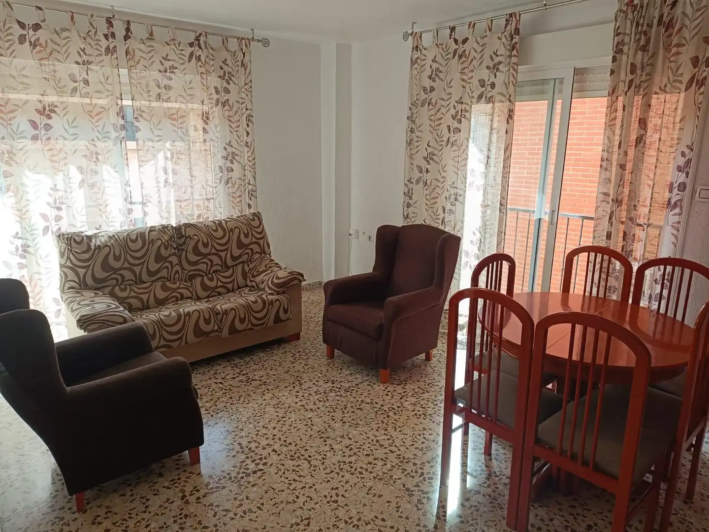 Appartamento con terrazza in affitto a Centro