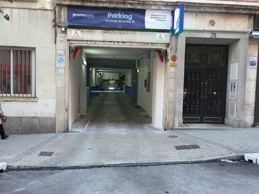 Individual de lloguer a Calle de Fernández de los Ríos 78