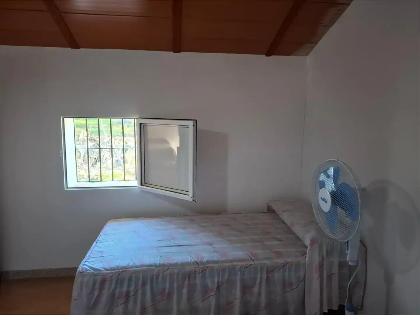 Dormitori de Finca rústica en venda en Almogía
