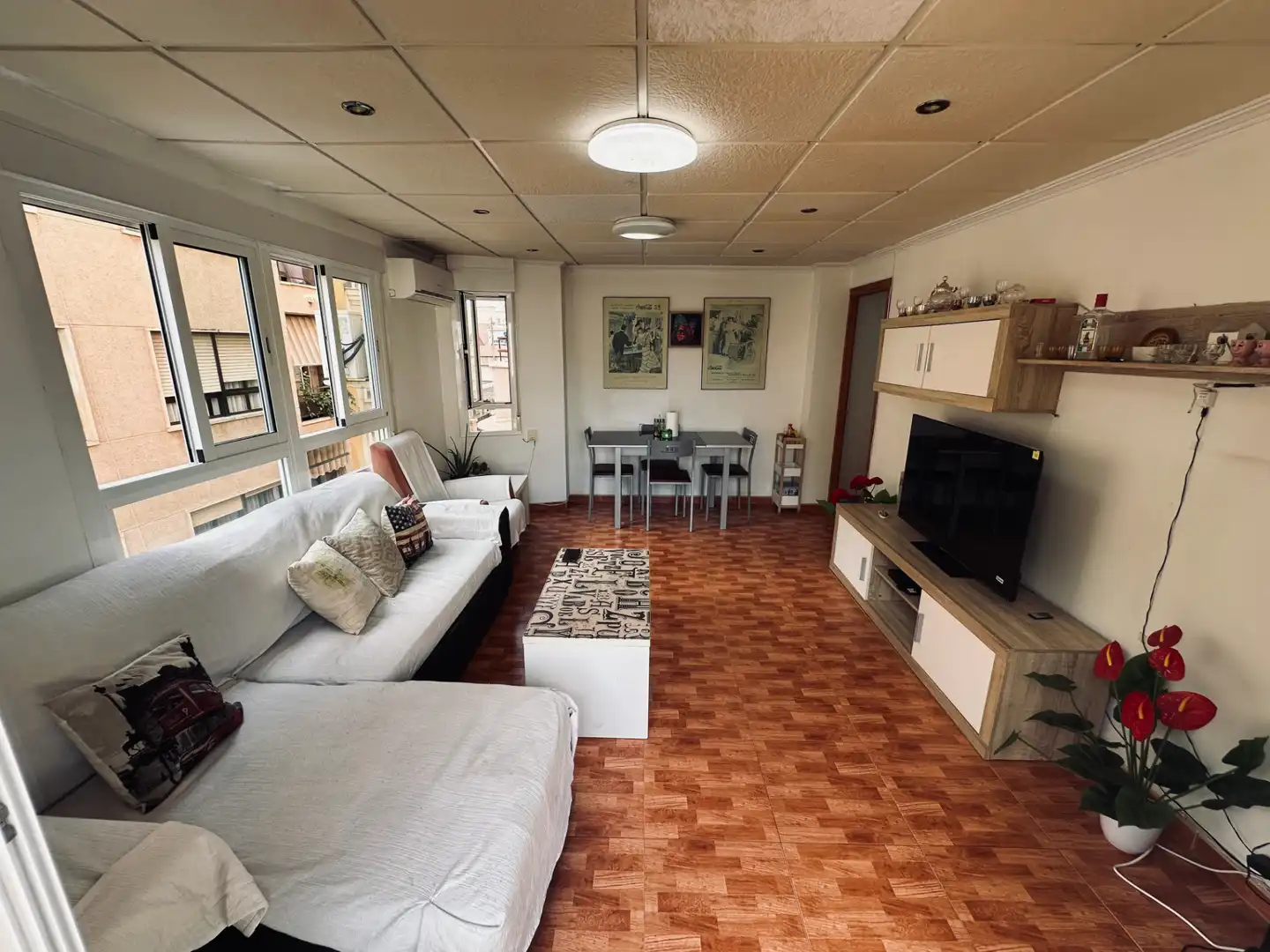 Piso con terraza en venta en Carrer d'Elx 41, imagen 2