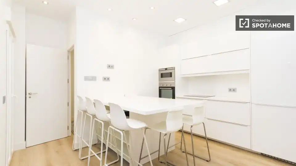 Kitchen of Flat for rent in Madrid  with Air Conditioner, Heating and Furnished
