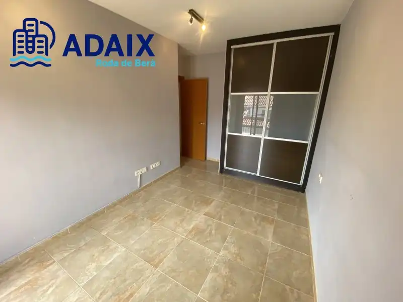 Habitación de Piso en venta en Roda de Berà con Calefacción, Terraza y Trastero