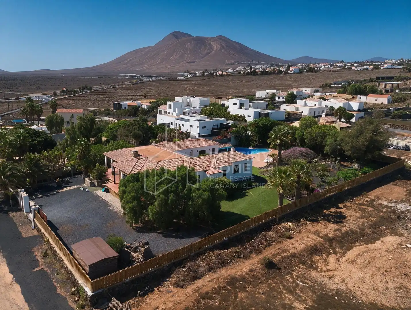 Xalet amb piscina en venda a Angarilla