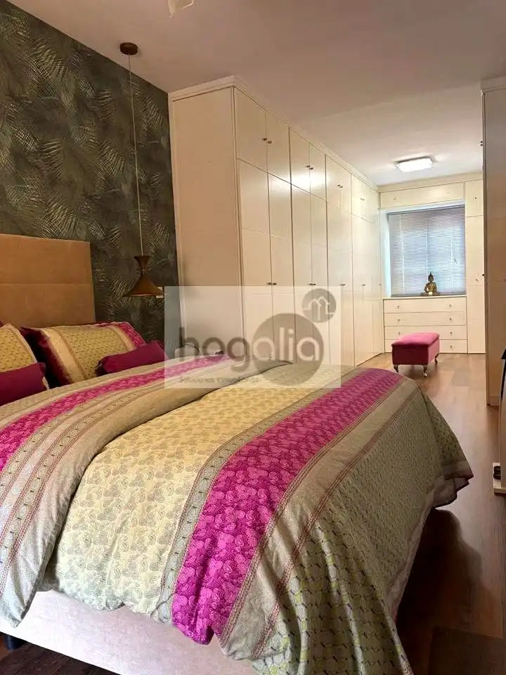 Schlafzimmer von Wohnung zum Verkauf in Sevilla mit Klimaanlage, Terrasse und Gemeinschaftspool
