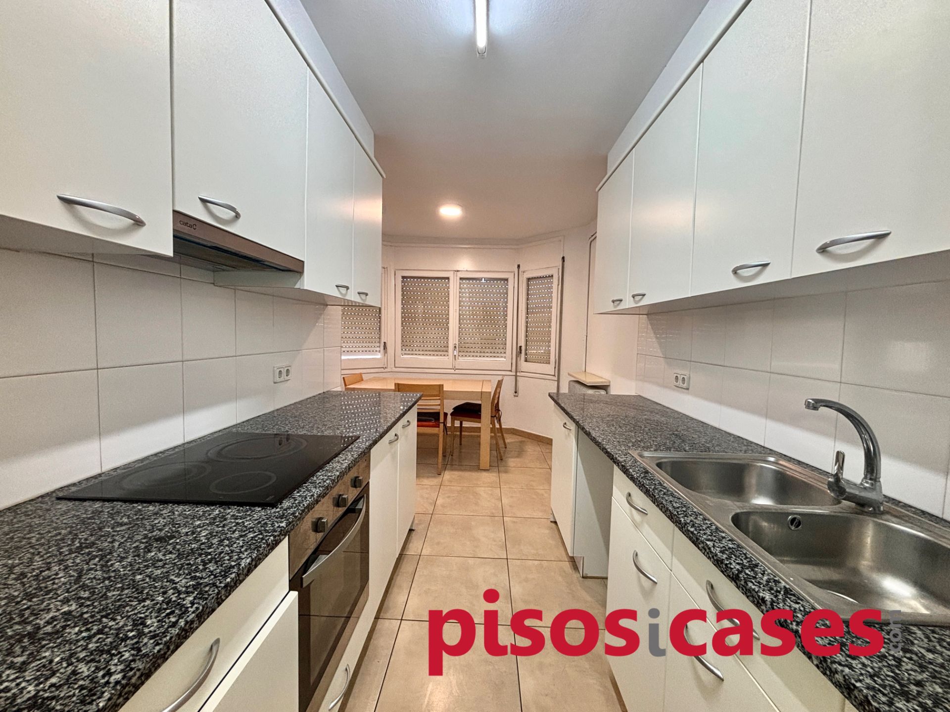 Cuina de Pis de lloguer en Vic amb Calefacció, Moblat i Forn