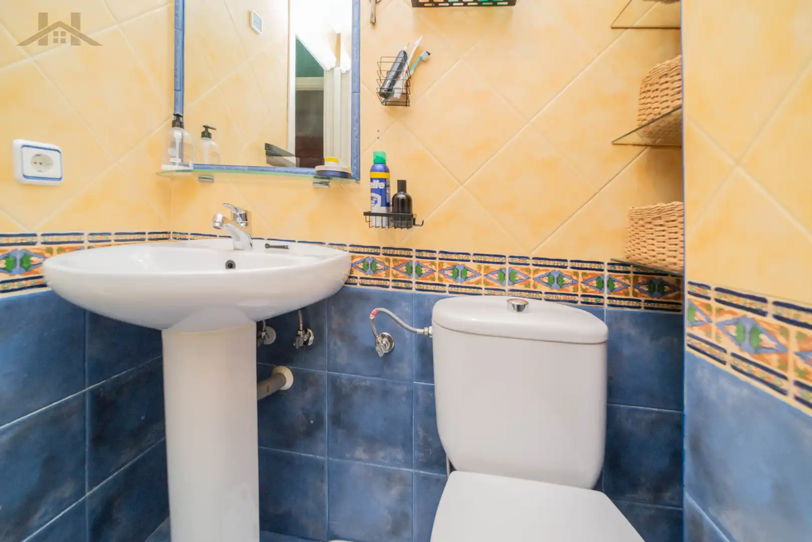 Baño de Piso en venta en Fuenlabrada con Calefacción, Trastero y Amueblado