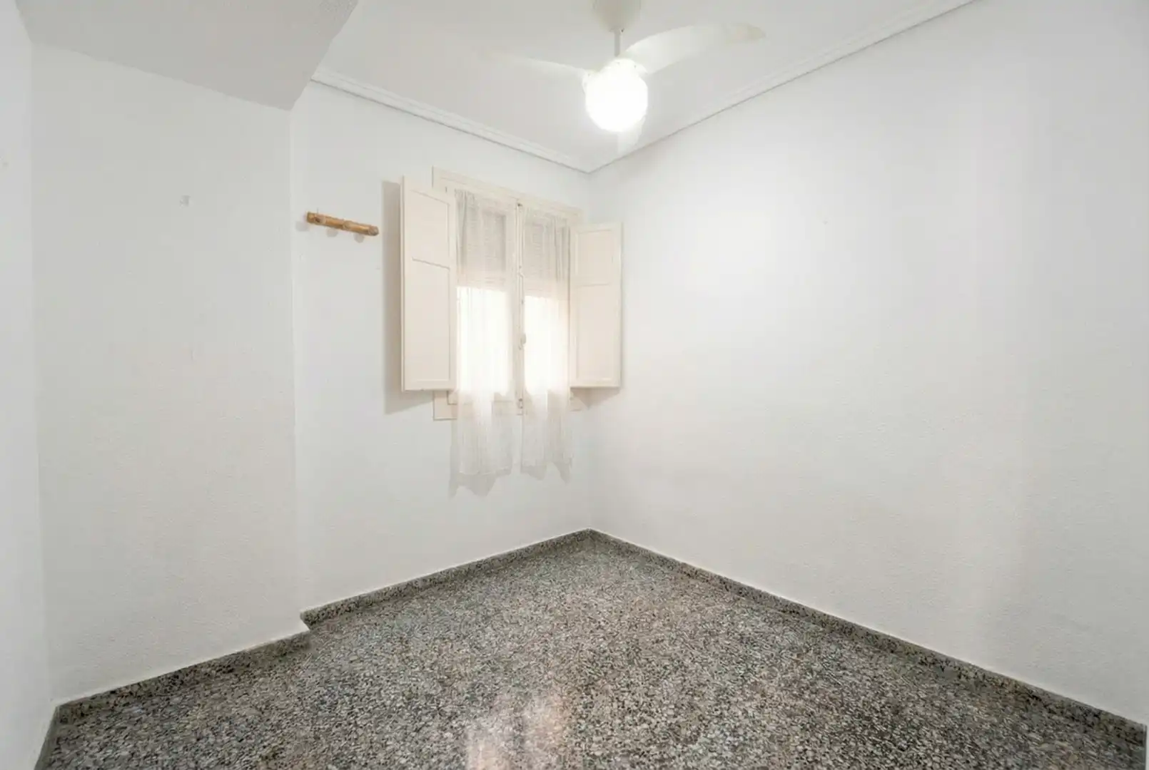 Schlafzimmer von Wohnung zum Verkauf in Valencia mit Klimaanlage, Privatgarten und Abstellraum