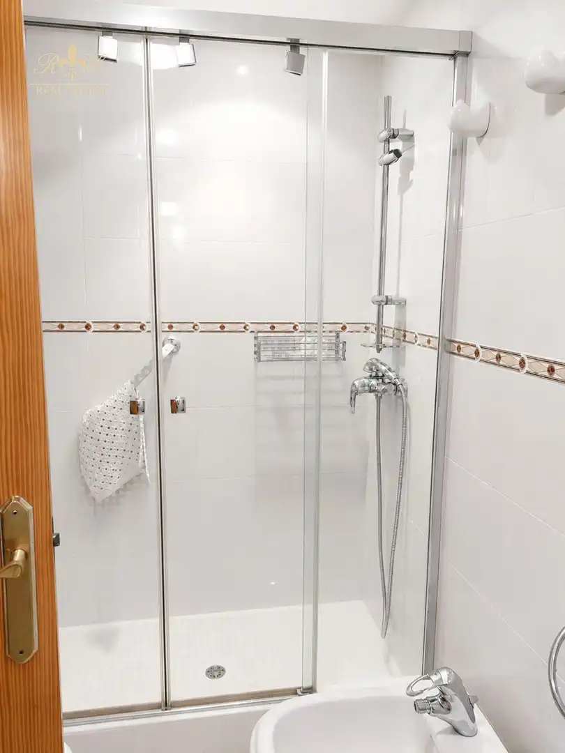 Bany de Pis en venda en L'Alfàs del Pi amb Aire condicionat, Terrassa i Piscina