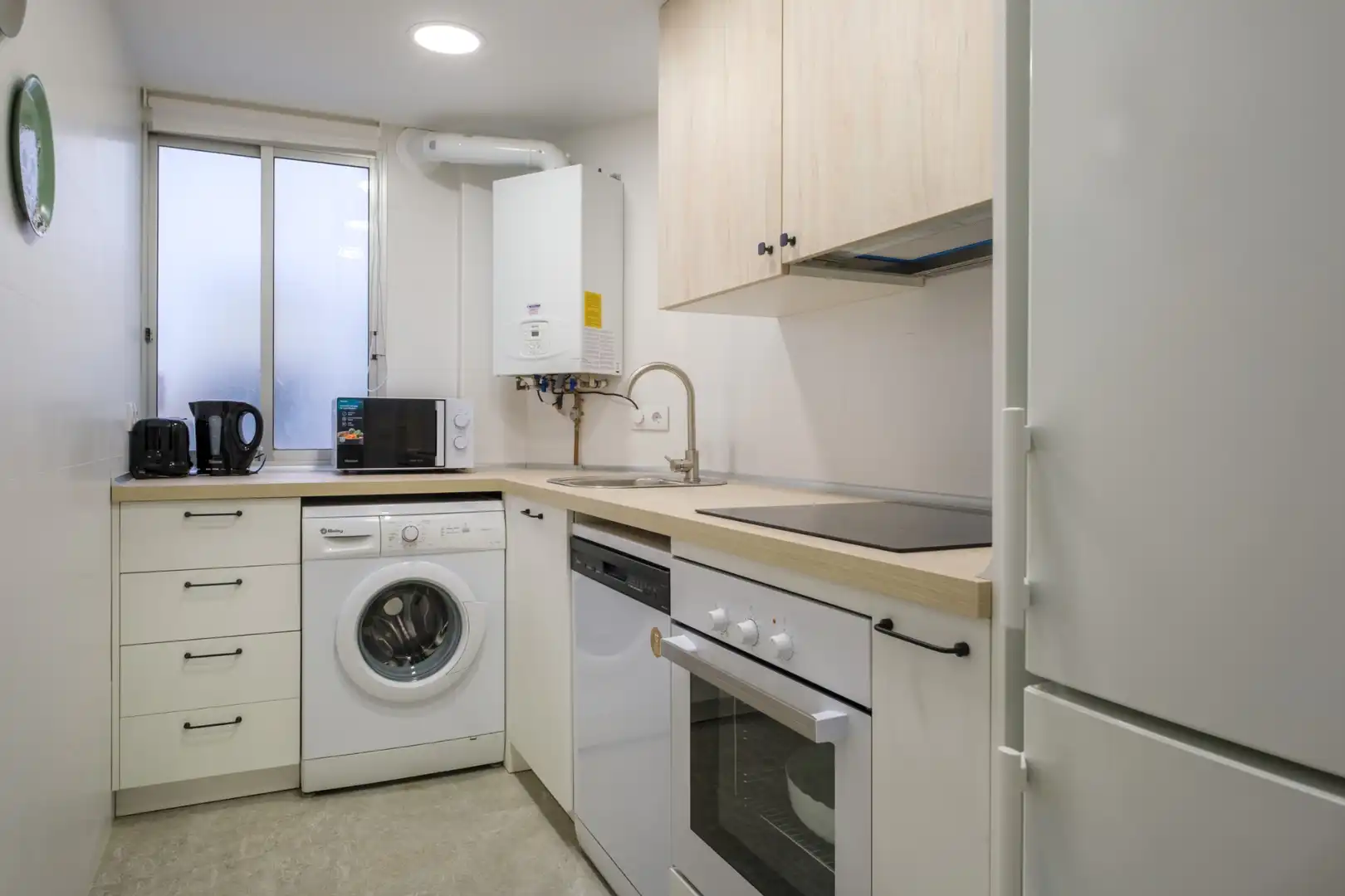 Kitchen of Flat for rent in Zaragoza  with Air Conditioner and Furnished