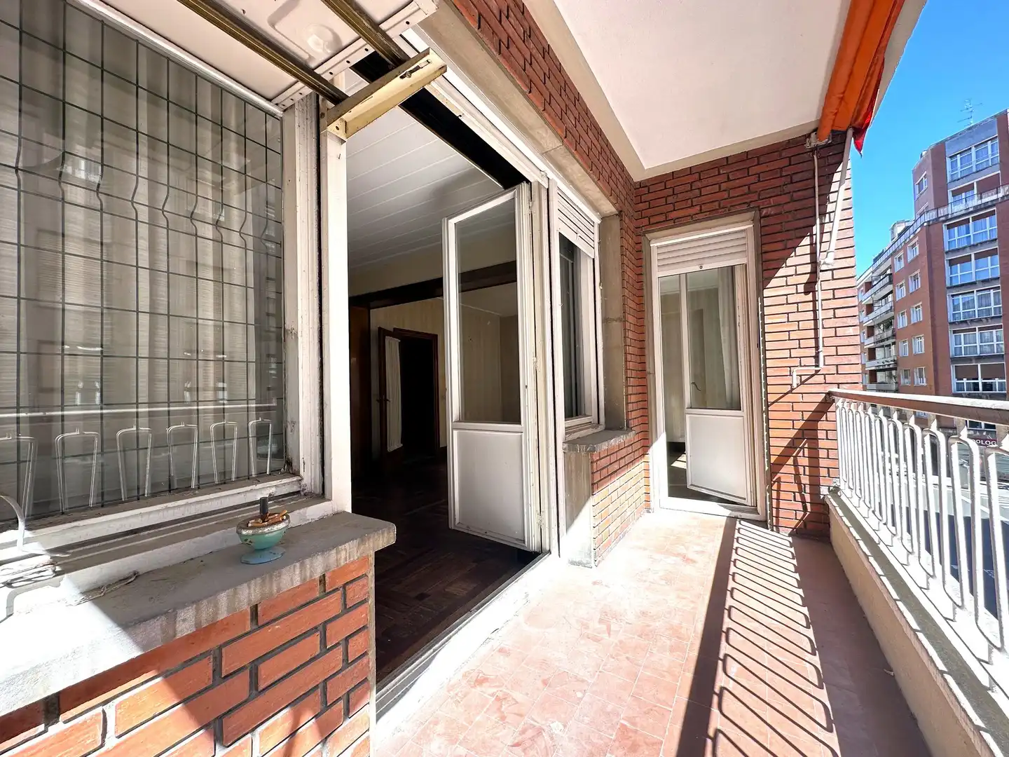 Flat with terrace for sale in Rodriguez Arias, imagen 8