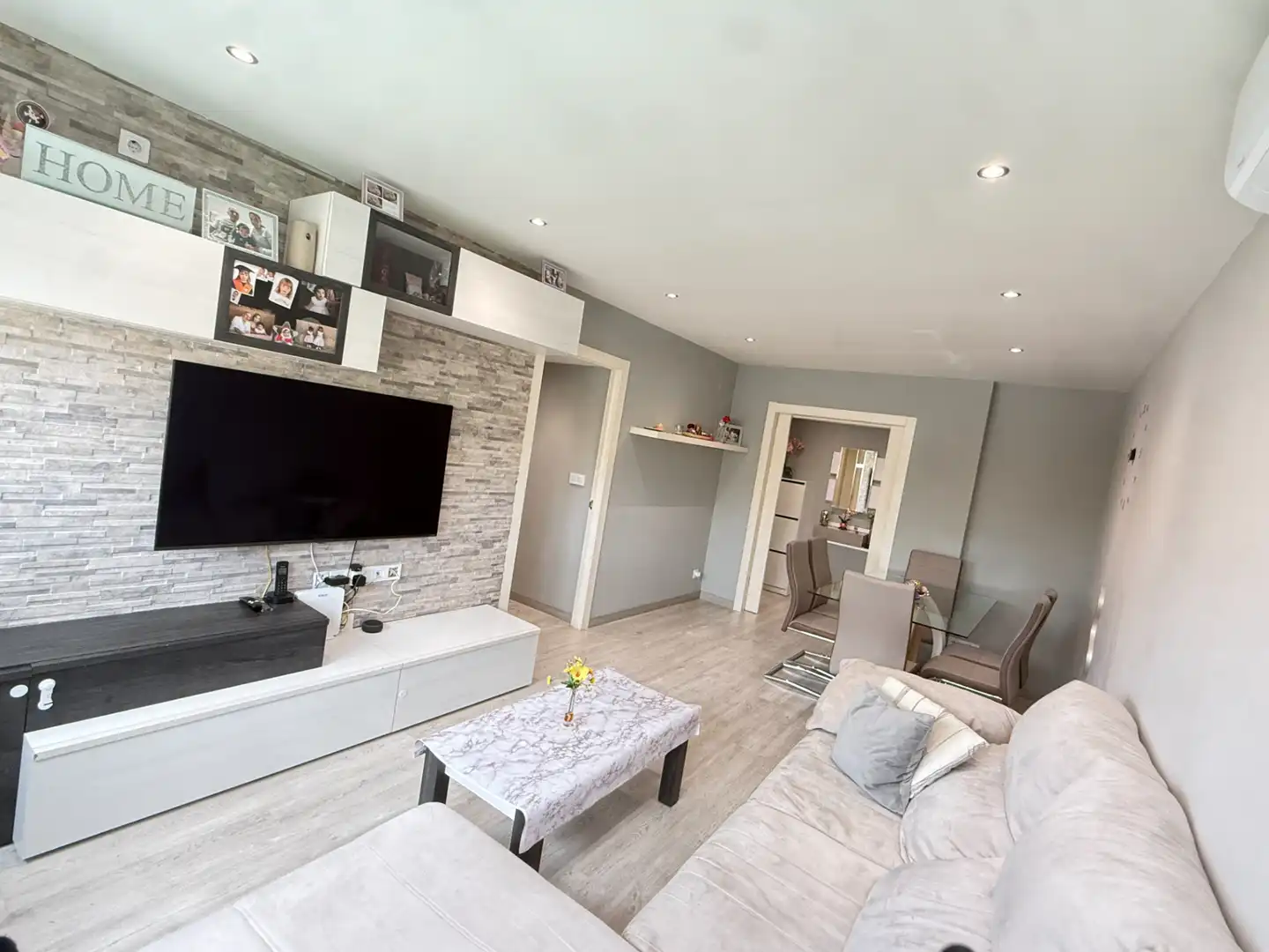 Living room of Flat for sale in Mejorada del Campo  with Air Conditioner, Heating and Furnished