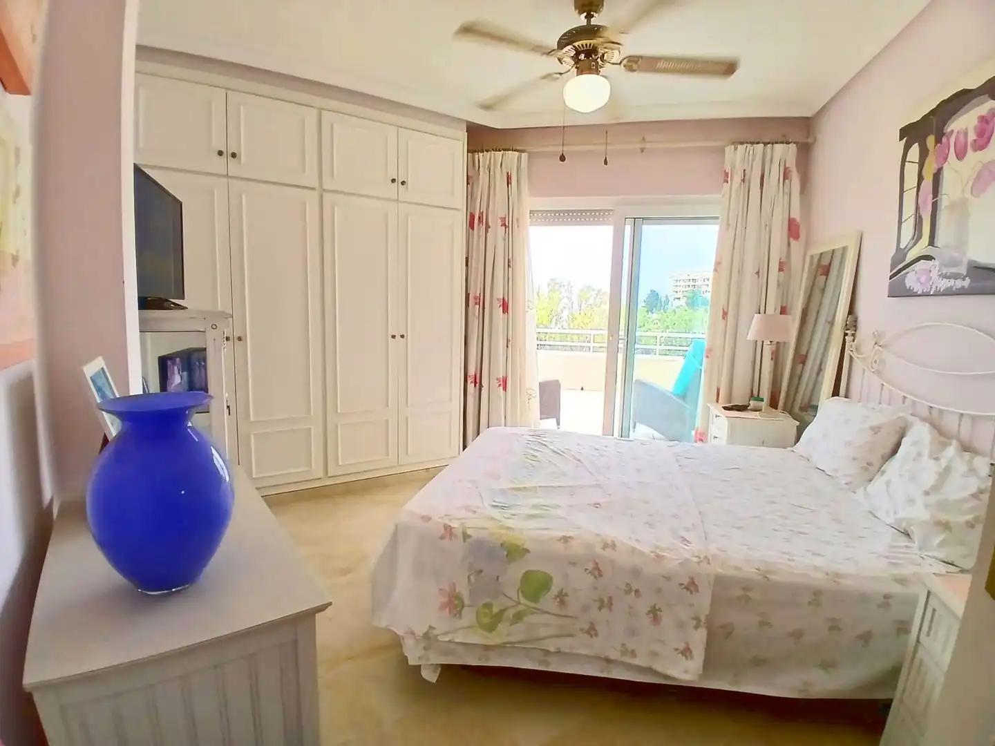 Schlafzimmer von Dachboden zum Verkauf in Benalmádena mit Klimaanlage, Terrasse und Abstellraum