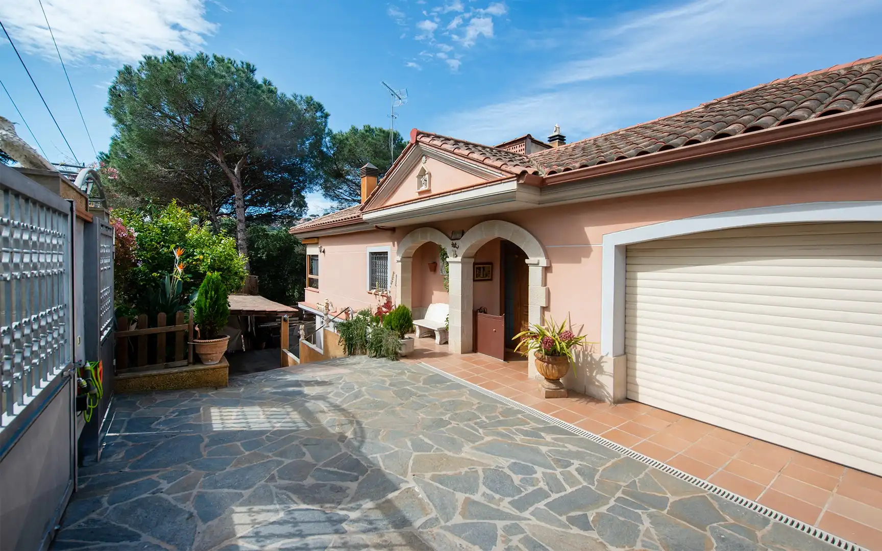 Vista exterior de Casa o xalet en venda en Argentona amb Calefacció, Jardí privat i Terrassa