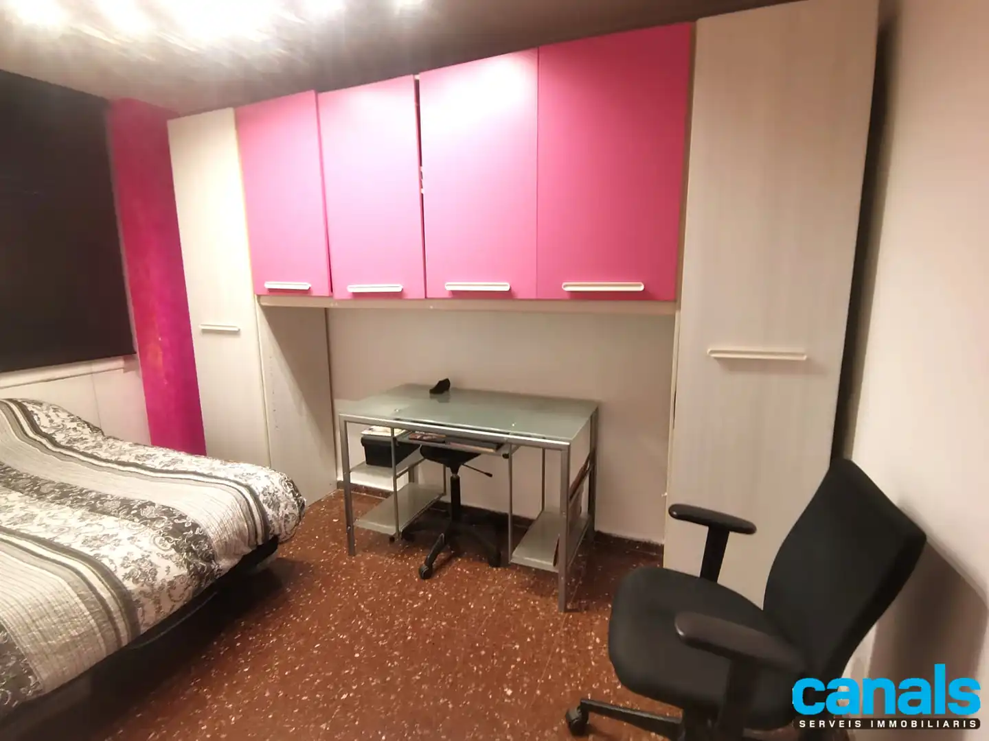 Habitación de Piso en venta en Cerdanyola del Vallès con Calefacción, Horno y Balcón
