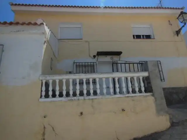 Vista exterior de Casa adosada en venda en Alhama de Granada