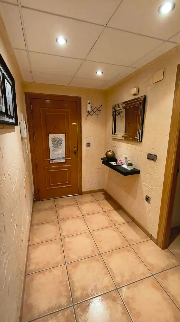 Flat with terrace for sale in Calle Oscar Espla, imagen 2