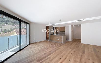 Living room of Single-family semi-detached for sale in Arenys de Munt  with Air Conditioner, Heating and Parquet flooring
